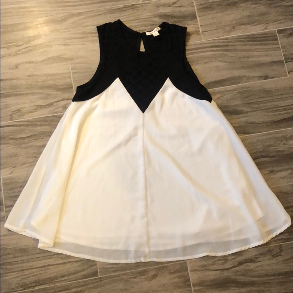 Black and white long tank top